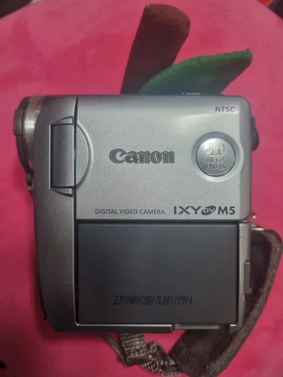 CANONデジタルビデオカメラＩＸＹ ＤＶ Ｍ５【中古品】 Amazon | Canon IXY DVM5 デジタルビデオカメラ ノーブル